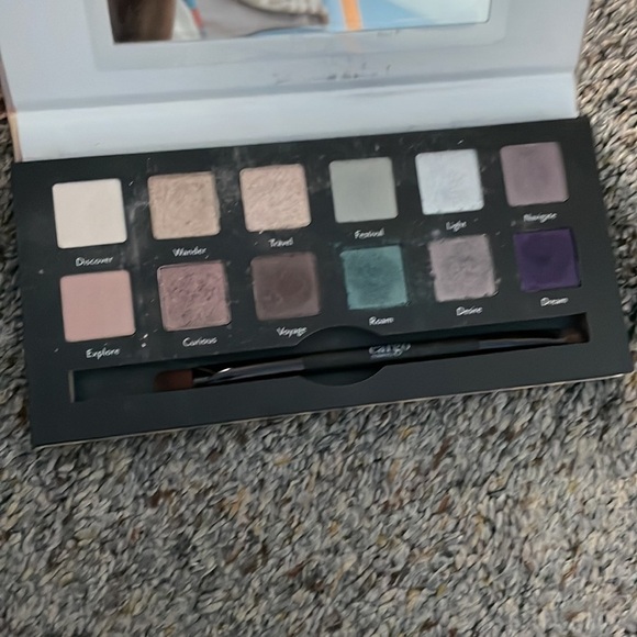Makeup palates lot - full size - Picture 12 of 14